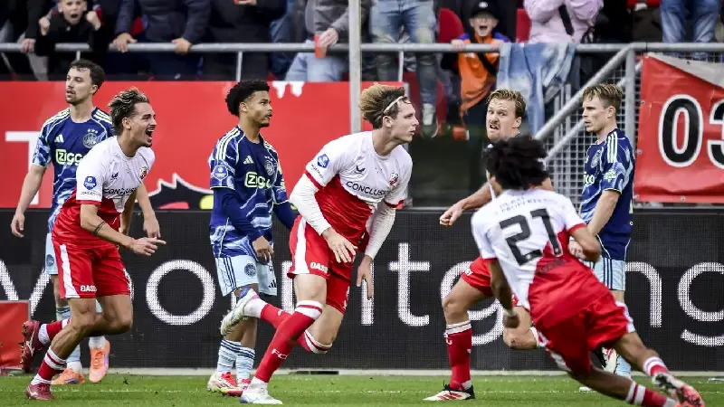 Ajax nederlaag Utrecht na ontslag Heitinga