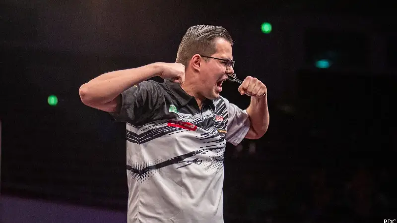 Gian van Veen verslaat Humphries Players Championship Finals