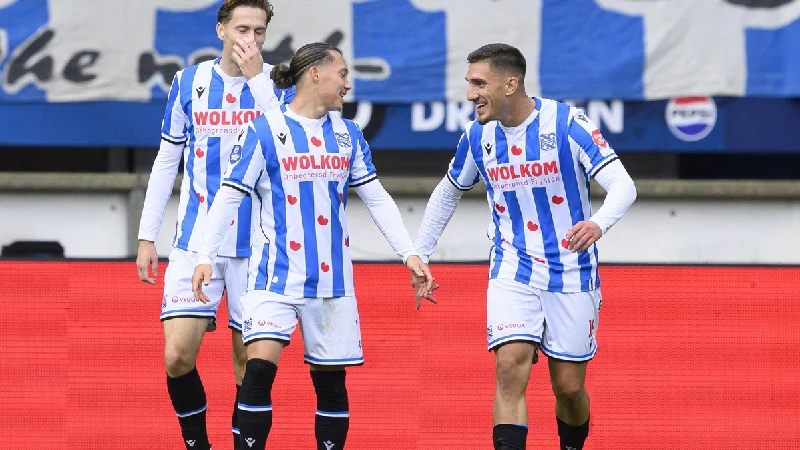 sc heerenveen verslaat az