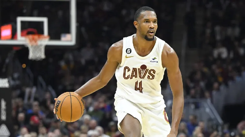 mobley cleveland cavaliers weken uitgeschakeld kuitblessure