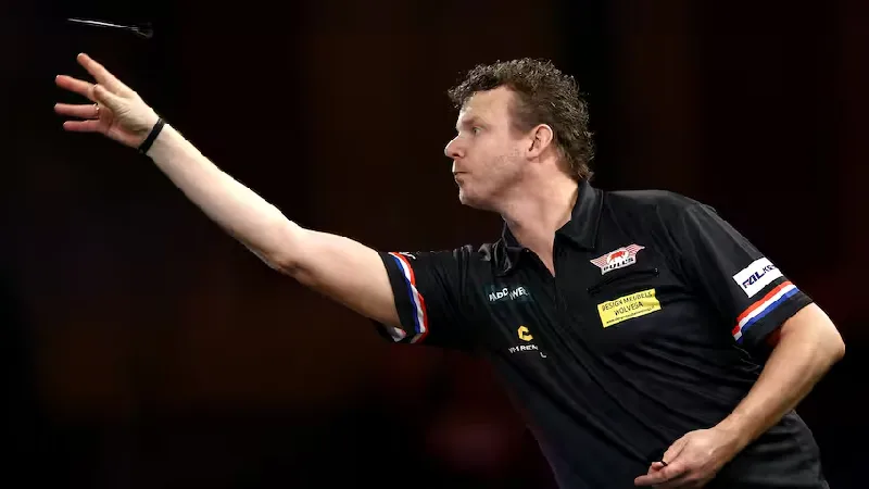 veenstra verliest eerste ronde wk darts kumar