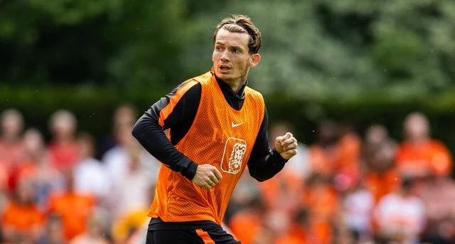 Emotionele De Roon keert terug bij Oranje voor WK 2026